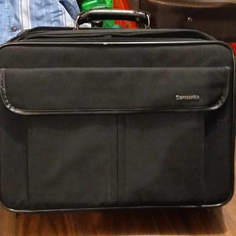 Samsonite Luggage - Picture 2 of 11